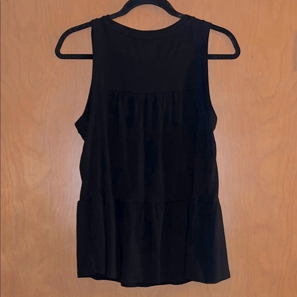GAP Black Sleeveless Tank Top - Picture 2 of 3